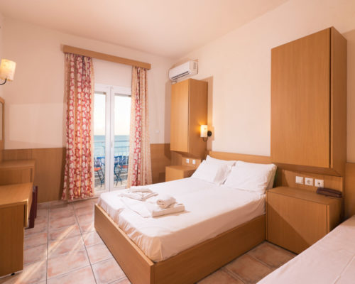 hotel-ralitsa-quadruple-sea-view-3